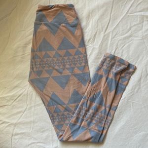 (4 for $15!) LuLaRoe Pink and blue triangle leggings